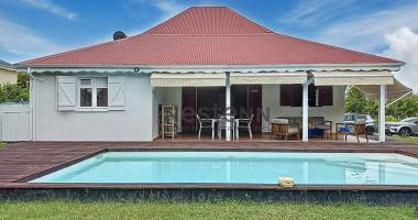 a louer villa f4 avec piscine au lamentin sur un terrain de 800 m2