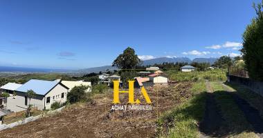 terrain à bâtir de 295 m² - saint pierre - vue mer et dégagée