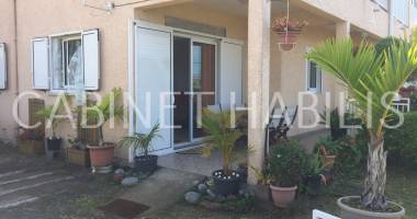 a louer - appartement meuble de type f2  d'environ 50,64 m2 - le tampon - 699.08 €